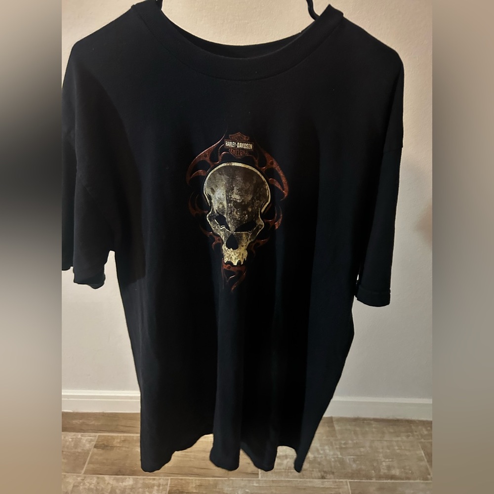 black Harley Davidson tshirt .